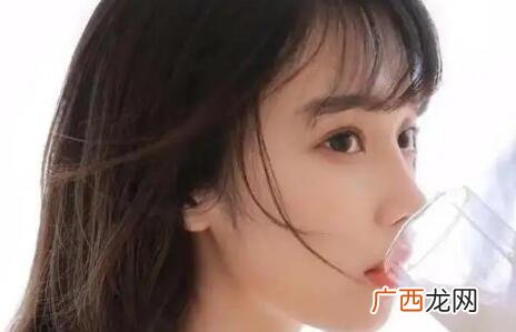 一个女孩爱你和玩你的区别有哪些？