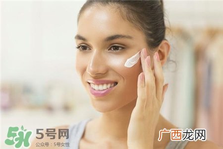 鼻头脱皮是什么原因?鼻头脱皮怎么办?