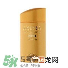 安耐晒小金瓶和小银瓶的区别 安耐晒银瓶和金瓶的区别