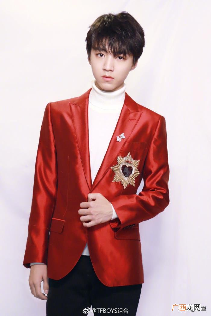 王俊凯手写，王俊凯在央视春晚会客厅手写的两点心愿