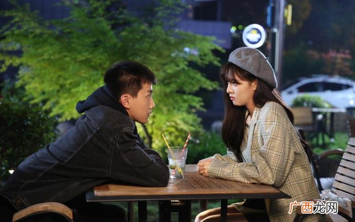 女友劈腿有哪些预兆 被女友劈腿了怎么办