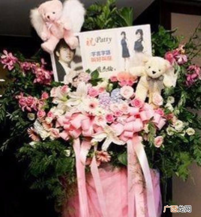 喜欢侯佩岑，豪门私生女侯佩岑凭什么人人都喜欢