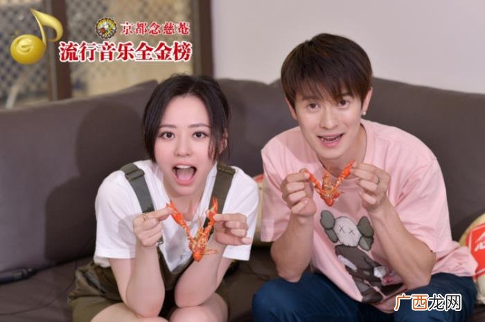 张靓颖何洁，张靓颖何洁东方少女组合试水可视化直播