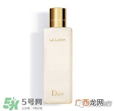 美容液是爽肤水吗？美容液和爽肤水的区别
