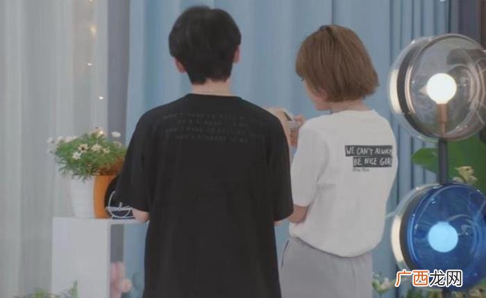 两个互相喜欢的人 和喜欢的人聊不到一起还能交往吗