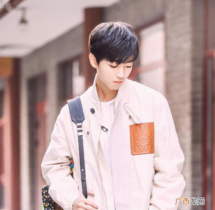 王俊凯续约，王俊凯2019年签的代言全部续约