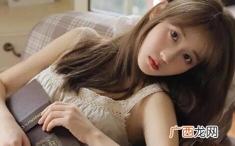 女生哭了怎么哄开心?先看看你们是什么关系