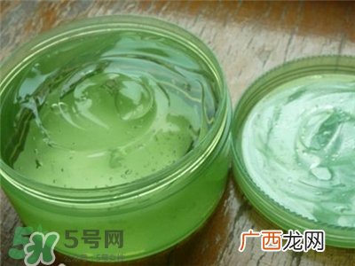 芦荟胶可以涂嘴唇吗?嘴唇干可以涂芦荟胶吗?