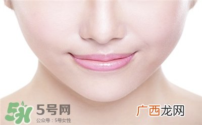 芦荟胶可以涂嘴唇吗?嘴唇干可以涂芦荟胶吗?
