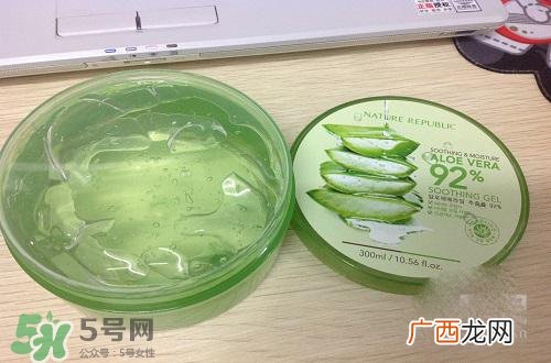 嘴唇干裂可以涂芦荟胶吗?嘴唇干裂怎么涂芦荟胶?