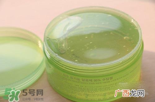 嘴唇干裂可以涂芦荟胶吗?嘴唇干裂怎么涂芦荟胶?