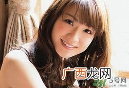 眼角长痘痘是什么原因?眼角长痘痘怎么办?
