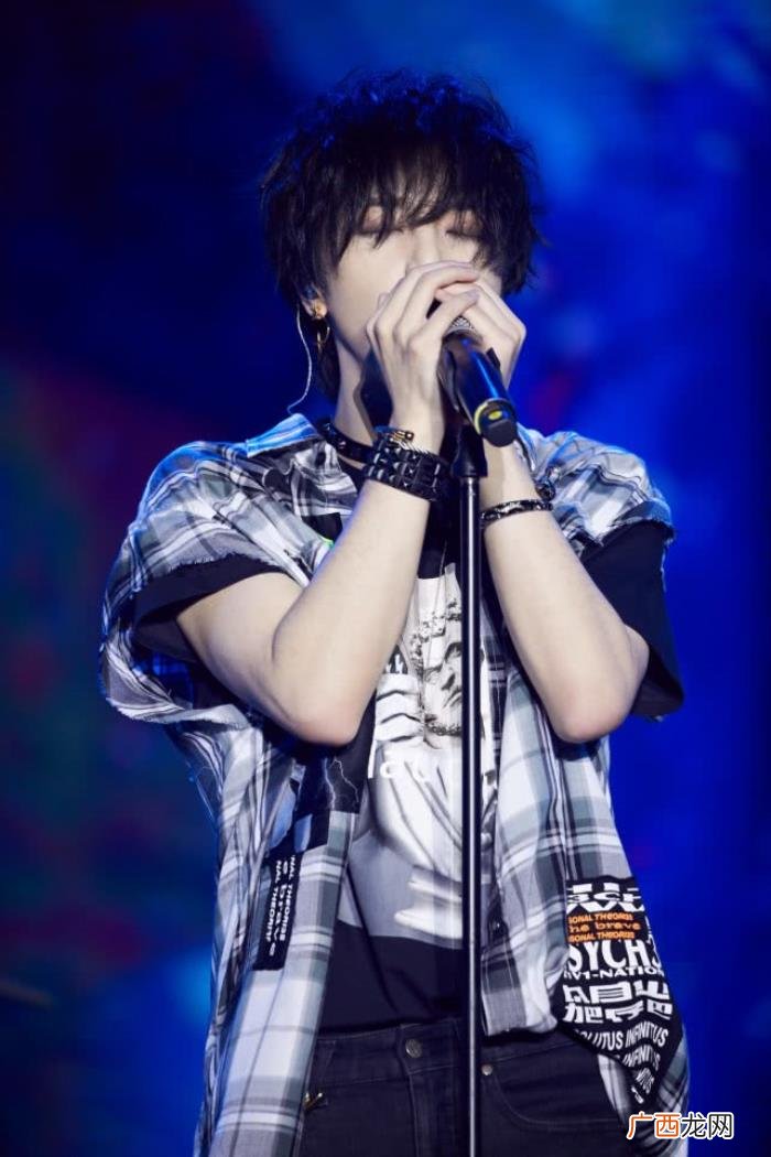 华晨宇圈粉，可圈粉最多的居然是来助演的华晨宇