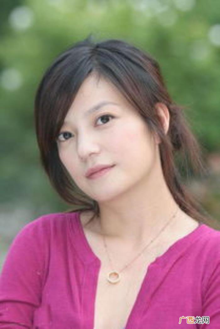 赵薇黄有龙，正当红的赵薇为何会嫁给二婚的黄有龙