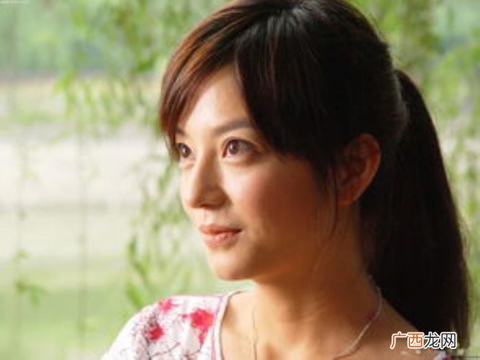 赵薇黄有龙，正当红的赵薇为何会嫁给二婚的黄有龙