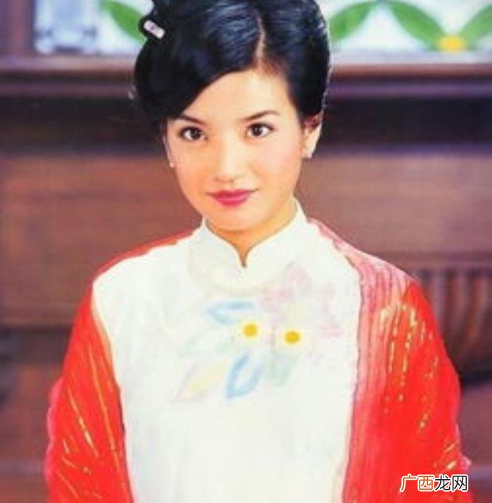 赵薇黄有龙，正当红的赵薇为何会嫁给二婚的黄有龙