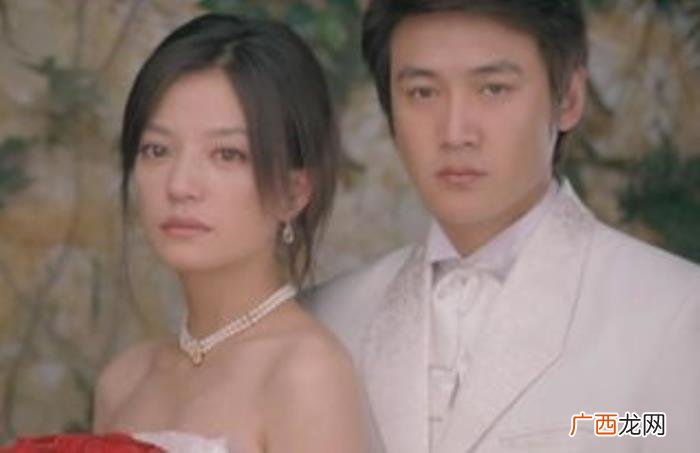 赵薇黄有龙，正当红的赵薇为何会嫁给二婚的黄有龙