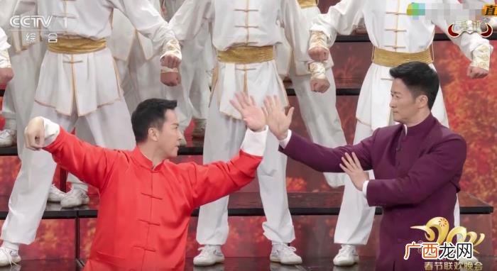 周杰伦杨幂，春晚杨幂瘦到下巴突兀、周杰伦瘦成瓜子脸