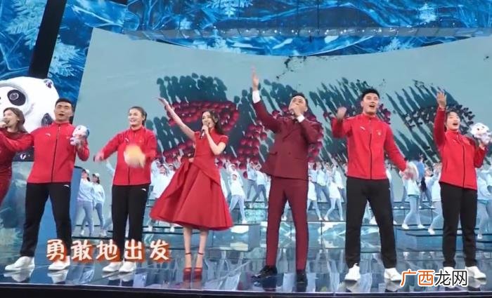 周杰伦杨幂，春晚杨幂瘦到下巴突兀、周杰伦瘦成瓜子脸