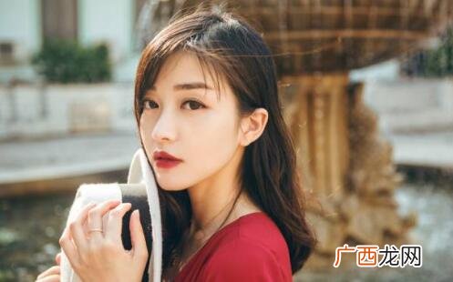感性的女孩是啥性格？怎么追感性女生