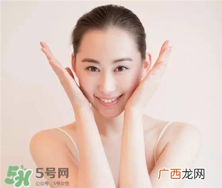 化妆水是爽肤水吗?化妆水和爽肤水的区别
