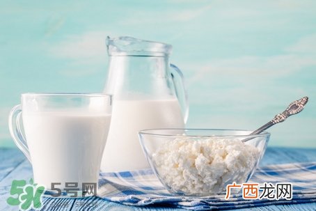 牛奶洗脸有什么好处?牛奶洗脸有什么坏处?