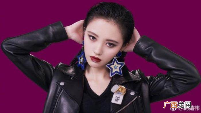 鞠婧祎浓妆，宅男女神鞠婧祎化了浓妆拍口红广告
