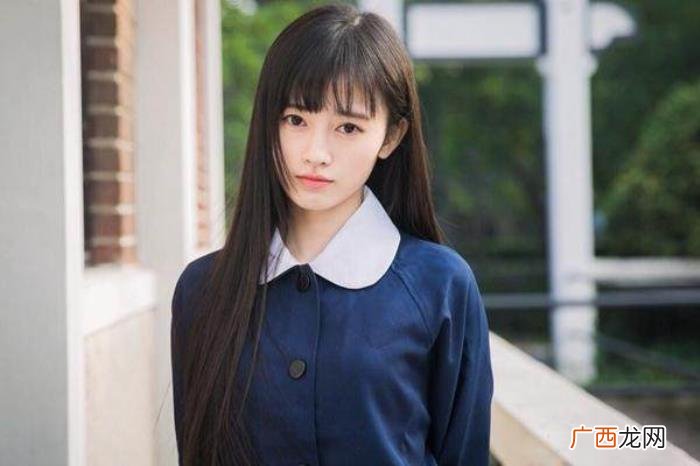 鞠婧祎浓妆，宅男女神鞠婧祎化了浓妆拍口红广告