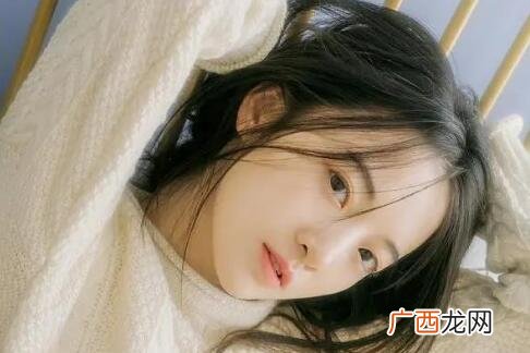 装纯的女生的表现,别被这些表象所蒙蔽