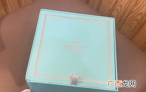 生日礼物送什么好给女生？用心准备才能打动她