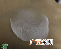 瓷肌适合什么肤质？瓷肌适合油性肌肤敏感肌肤吗？