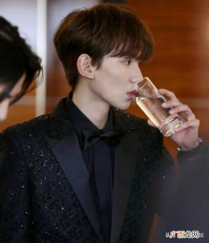 王源和杨紫,唐嫣倪妮王源杨幂杨紫同框成真香现场