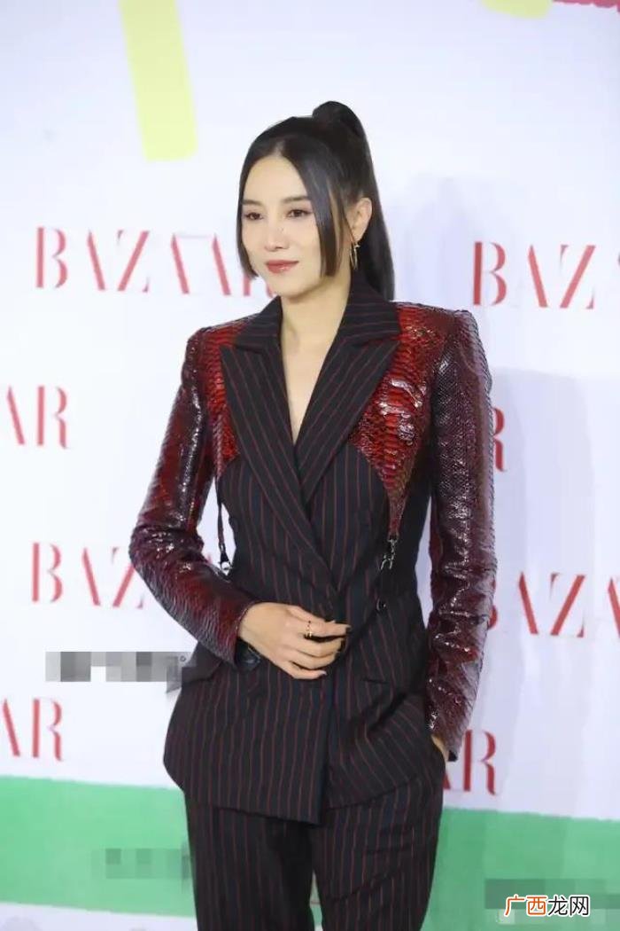 杨颖正脸照，Angelababy似森林里走出的公主