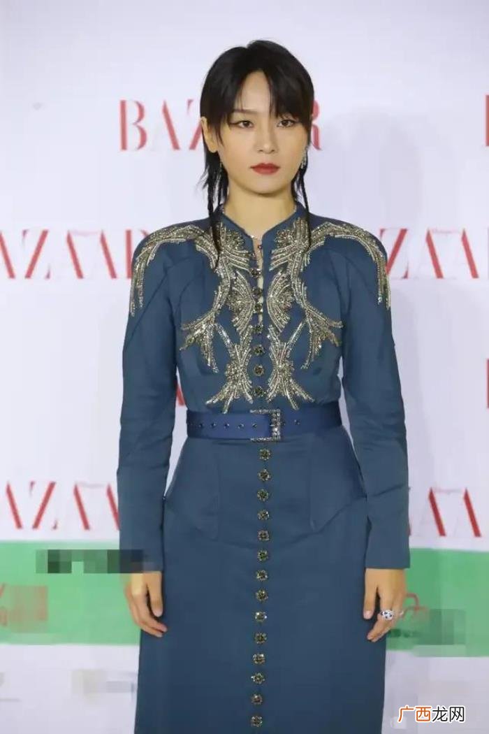 杨颖正脸照，Angelababy似森林里走出的公主