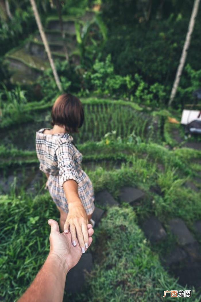 女追男的微信聊天技巧 给男人发微信聊天的技巧