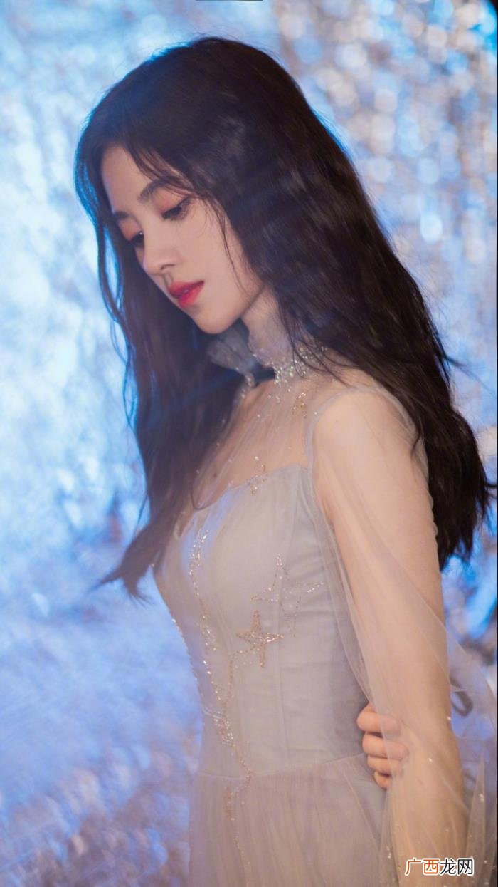鞠婧祎桌面，套图系列手机壁纸641期丨鞠婧祎朦胧迷失桌面锁屏