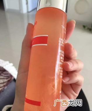 护肤品冻了还能用吗？化妆品冻成冰了还能用吗？
