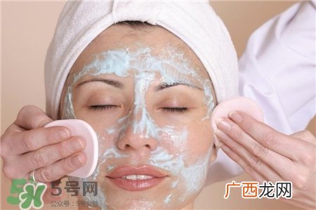 冬天敷面膜出现刺痛还可以敷吗?冬天敷面膜脸上刺痛