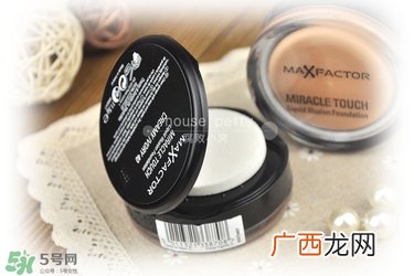 蜜丝佛陀粉底霜色号试色_蜜丝佛陀粉底霜色号怎么选