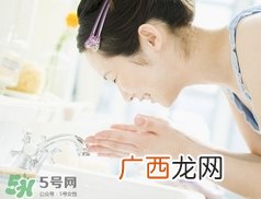 盐水洗脸多久洗一次?盐水洗脸一天洗几次?