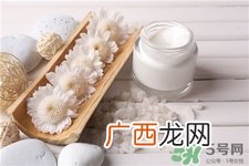 浴盐可以去黑头吗?浴盐怎么去黑头?