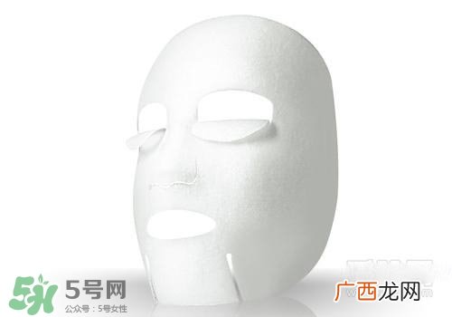冬天敷面膜可以用热水泡吗？冬天敷面膜用多少度的水泡？