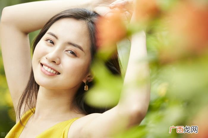 让女生更喜欢你的6个开场技巧 如何向喜欢的女生要联系方式