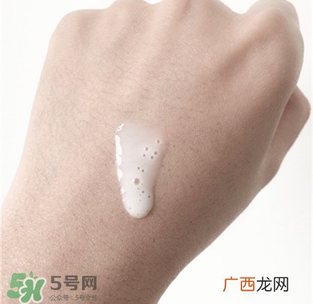 cpb新版美白精华好用吗?cpb美白精华新旧区别