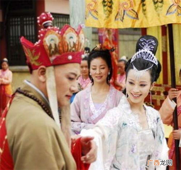 舒畅和胡静，赵丽颖、胡静、舒畅等八个女儿国国王