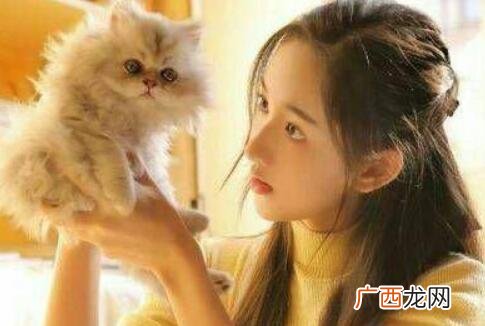 女生找你借钱怎么办？要不要借钱给她