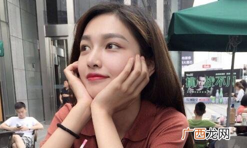 遇到条件好的女生怎么追？如何让她注意到你