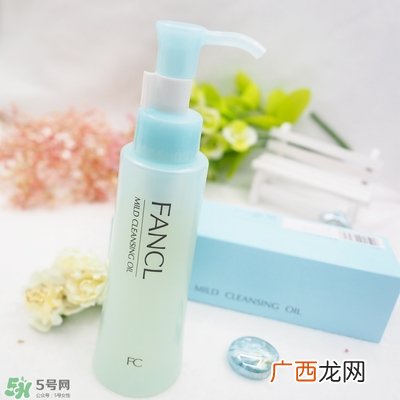 卸妆乳和洗面奶的区别_卸妆乳和卸妆油的区别