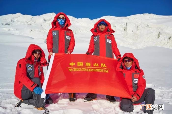 杨幂波司登，杨幂、李宇春、范闲张若昀同款的波司登...