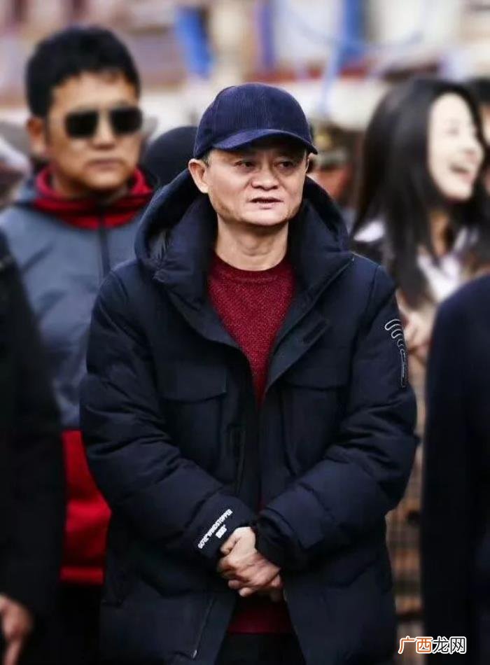 杨幂波司登，杨幂、李宇春、范闲张若昀同款的波司登...